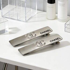 Hair pins GWP in gray